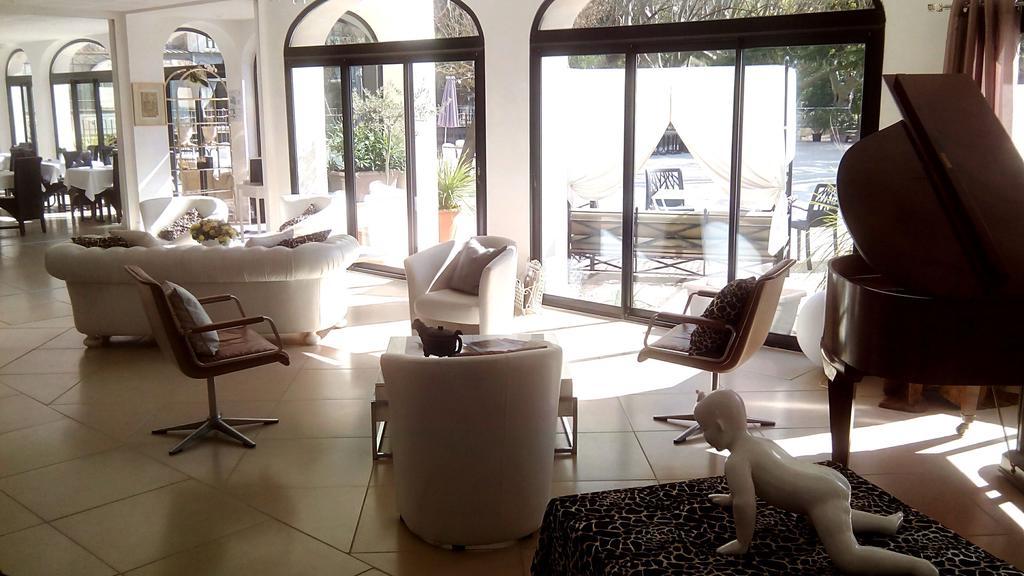 Hotel Restaurant Du Parc En Bord De Riviere Fontaine-de-Vaucluse Buitenkant foto