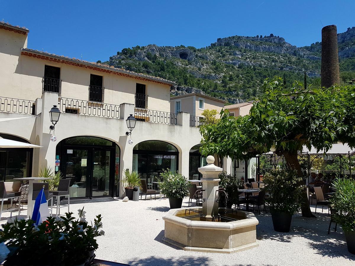 Hotel Restaurant Du Parc En Bord De Riviere Fontaine-de-Vaucluse Buitenkant foto